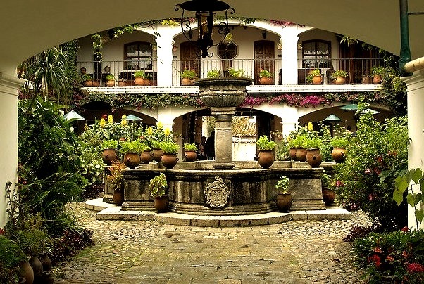 Fuente Interior, Hotel Santo Tomas, Chichicastenango, Guatemala