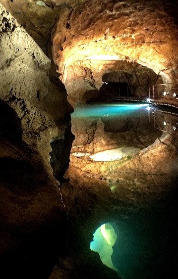 Underground pools of Jenolan Caves, New South Wales, Australia
